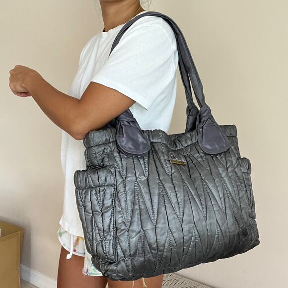 Timi & Leslie Marie Antoinette Diaper Baby Bag in Silver Gray - Picture 11 of 12